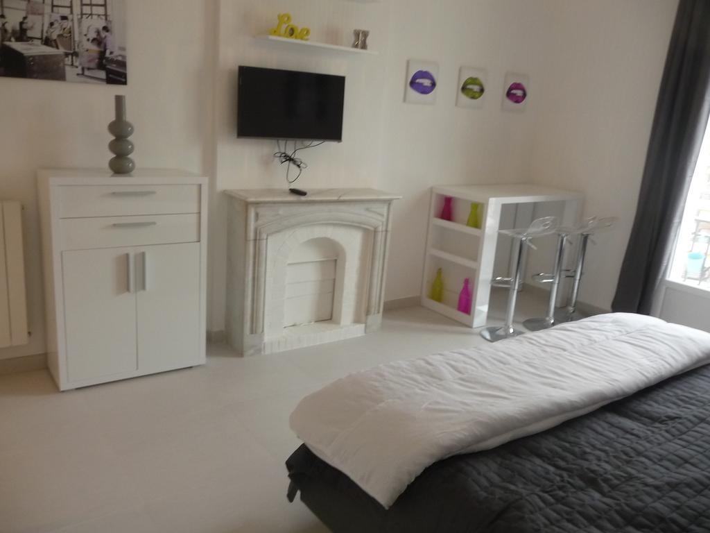 Cannes, Croisette, Palais Miramar Quarto foto