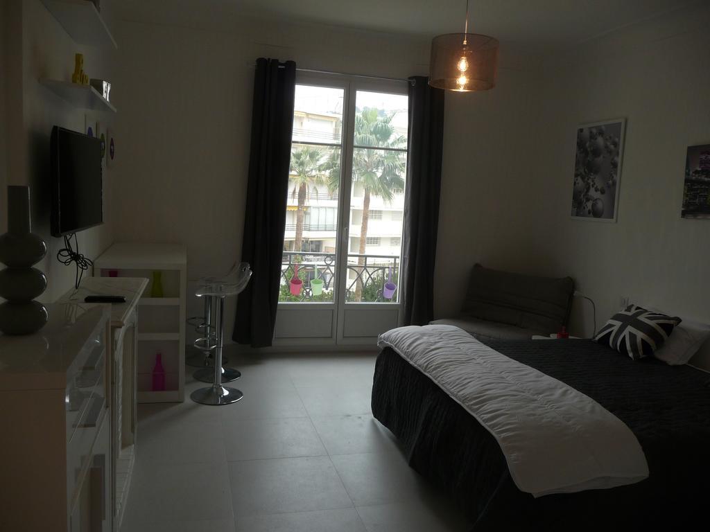 Cannes, Croisette, Palais Miramar Quarto foto